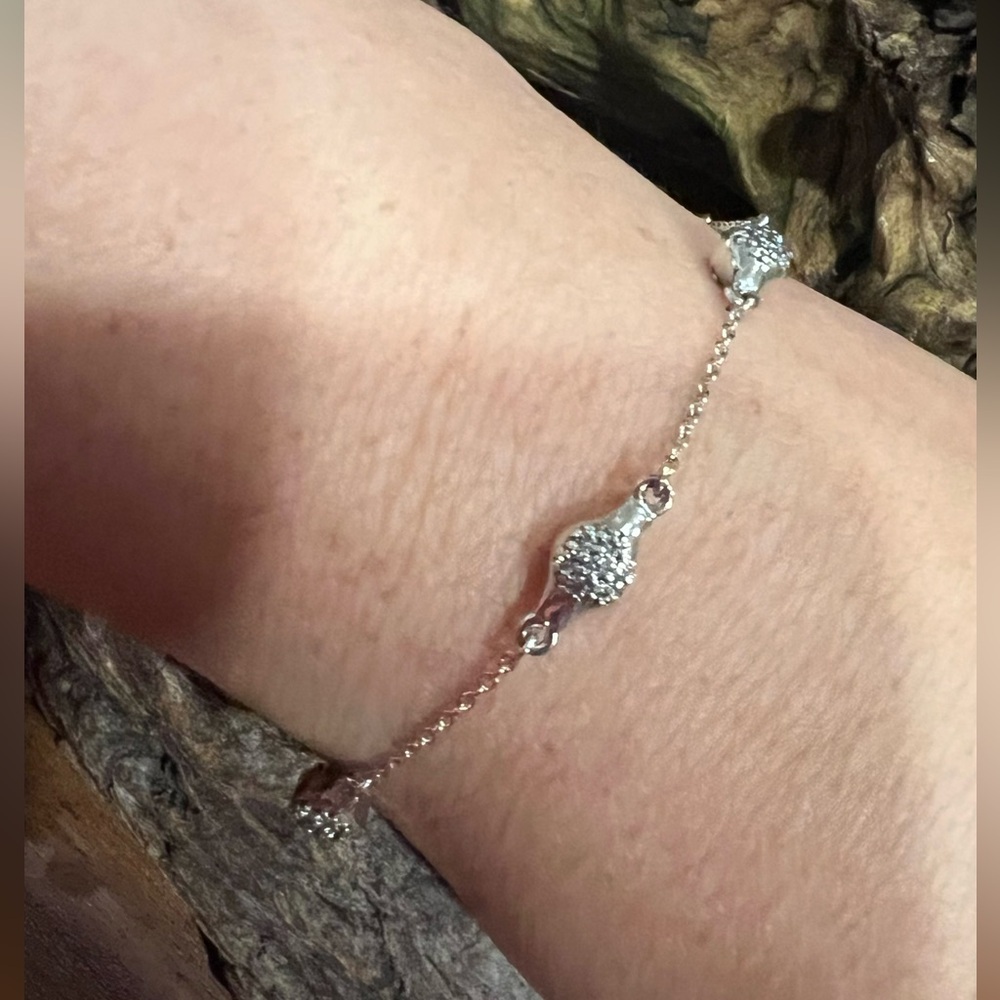 Authentic Pandora Silver Modern LovePods Bracelet
Silver Chain Dainty size 16 XS